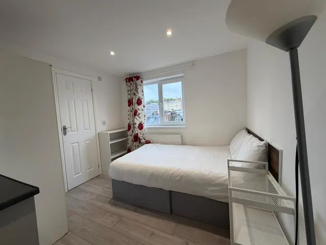 Hogarth Road, London, SW5, photo 2