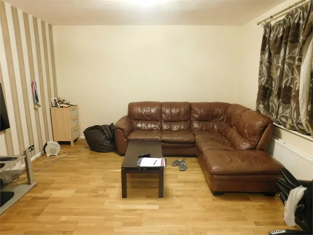 Trelawney Avenue, Langley, SL3, photo 1