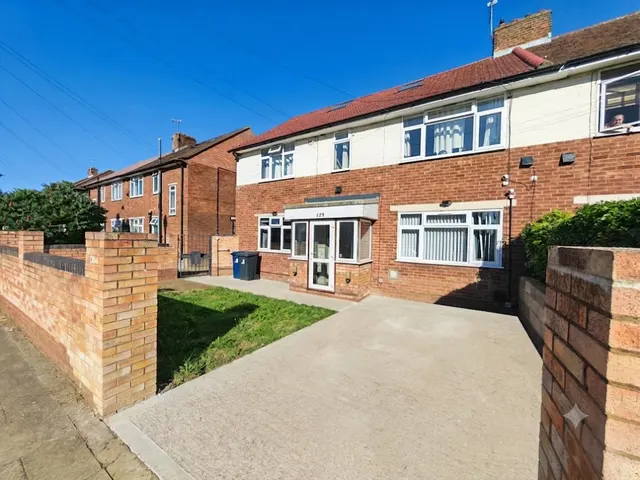 Islip Manor Road, Northolt, UB5, photo 1