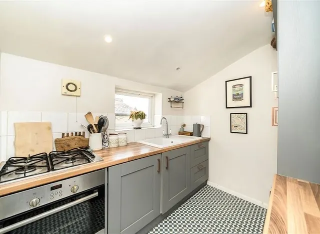 Photo 3 — Vesta Road, Brockley, SE4