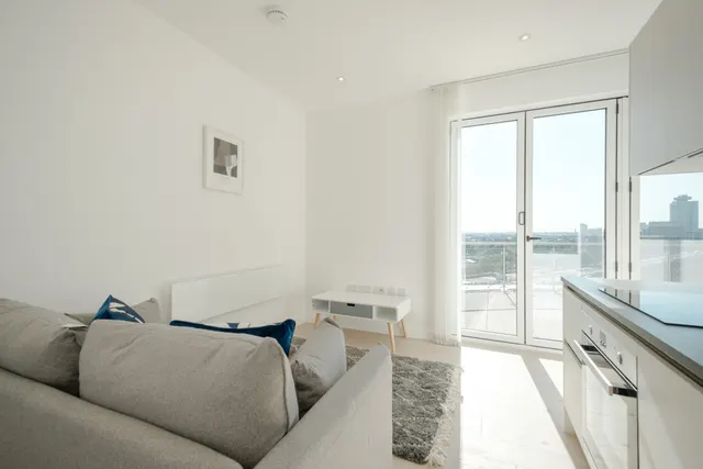 Apt Parkview, Brentford, TW8, photo 1
