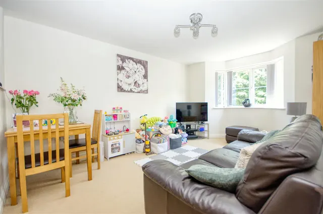 Photo 2 — 3 Telegraph Road, West End, Southampton, SO30 3EH