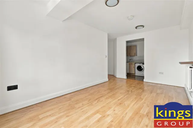 Washbourne Court, Edmonton, N9, photo 2