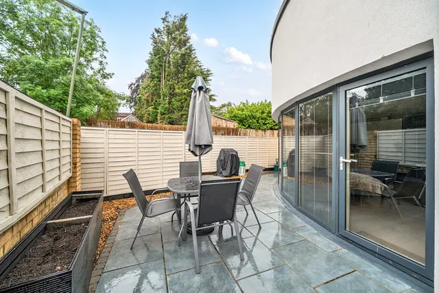 Court Lane, Epsom, KT19, photo 1