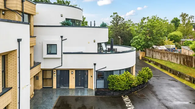 Photo 2 — Court Lane, Epsom, KT19