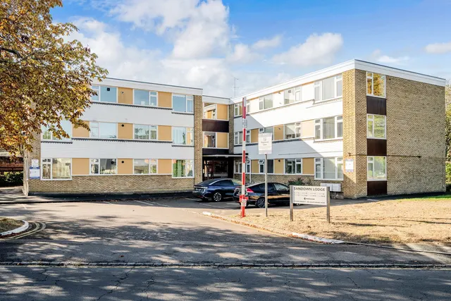 Avenue Road, Epsom, KT18, photo 1