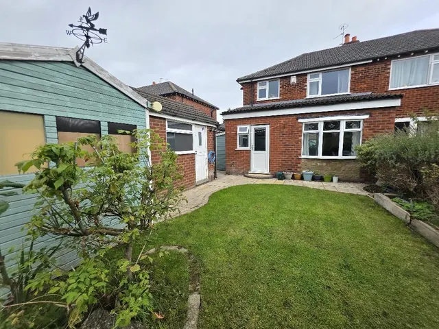 Lydney Avenue, Heald Green, photo 2