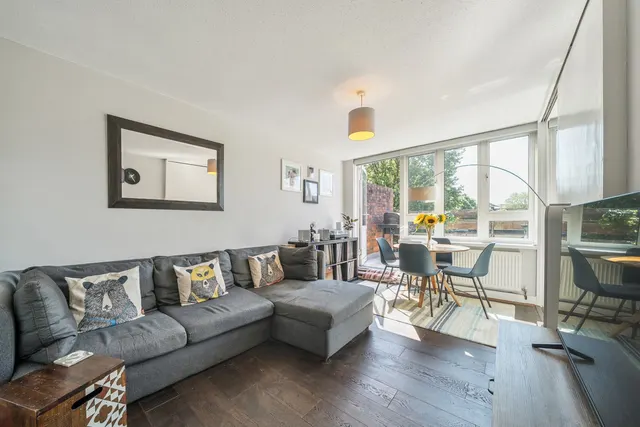 Elam Close, SE5, photo 1