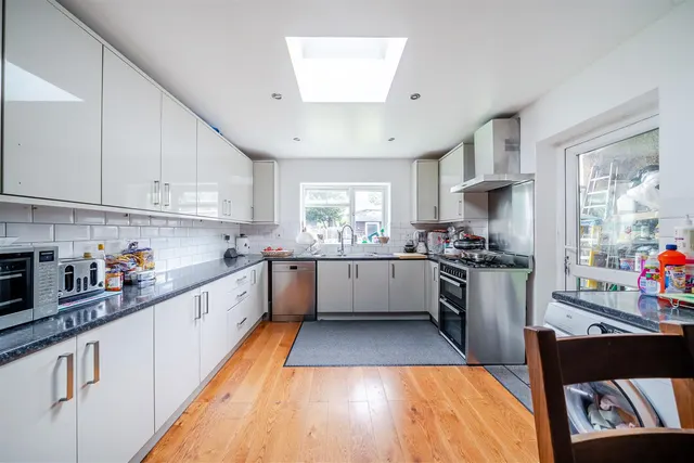 Corringham Road, Wembley Park, photo 2