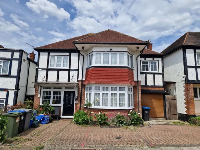 Corringham Road, Wembley Park, photo 1