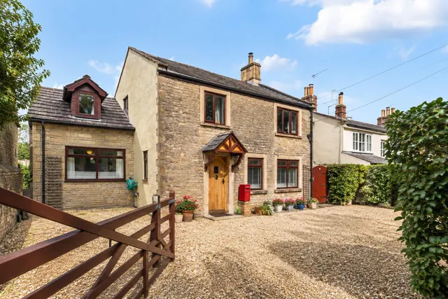 The Gibb, Littleton Drew, SN14, photo 1