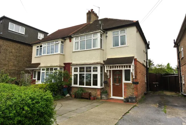 Harlington Road East, Feltham, TW13 5BW, photo 1