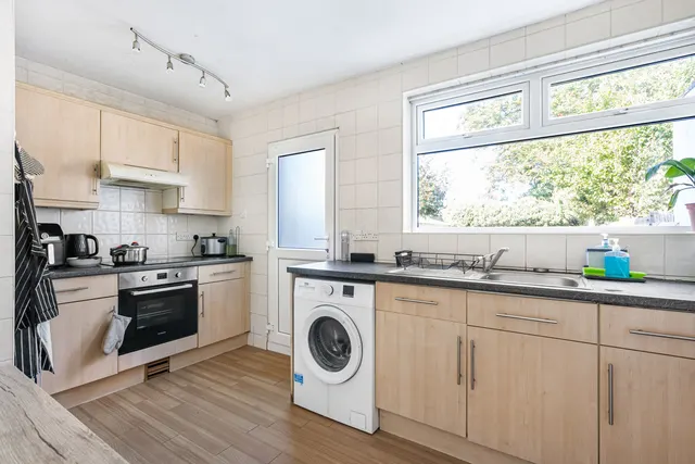 Southcote Avenue, Feltham, TW13, photo 3
