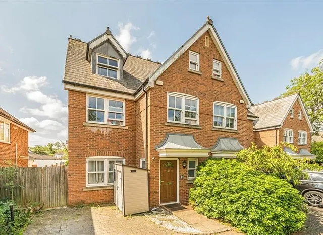 Hampton Road, Teddington, TW11, photo 1