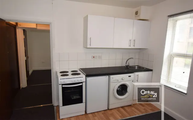 Commercial Road, Southampton, SO15, photo 2