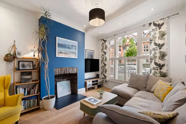 Dinsmore Road, London, SW12, photo 3