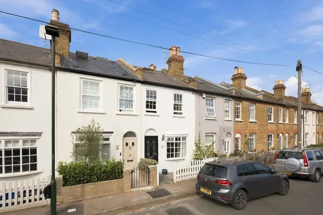 Luther Road, Teddington, TW11, photo 1