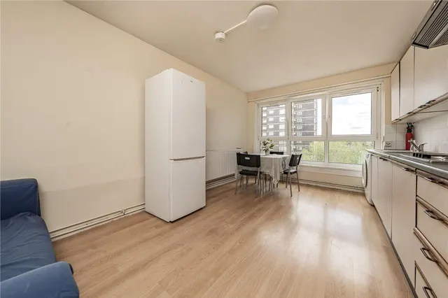 Arabella Drive, Putney, photo 1