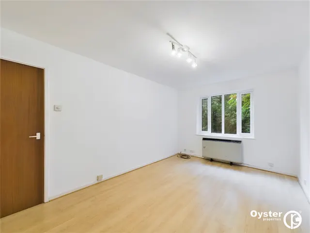Station Road, Coleridge Court, EN5, photo 3