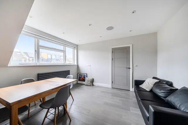 Malvern Road, London, NW6, photo 2