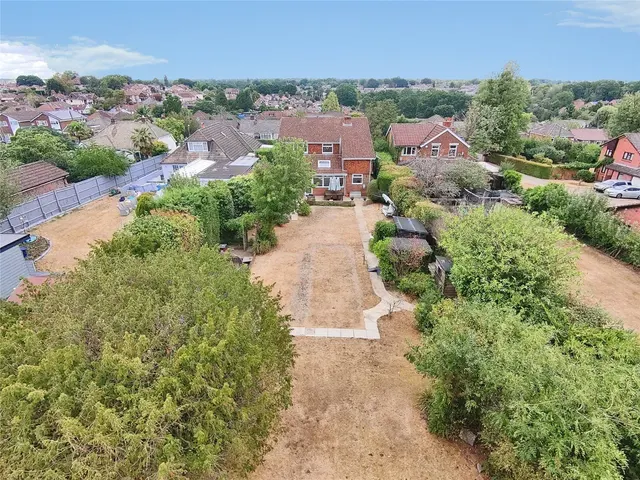 Shaftesbury Avenue, Chandler's Ford, SO53, photo 2