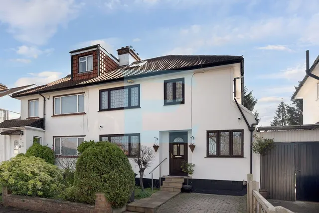Laurel Gardens, Mill Hill, NW7, photo 1