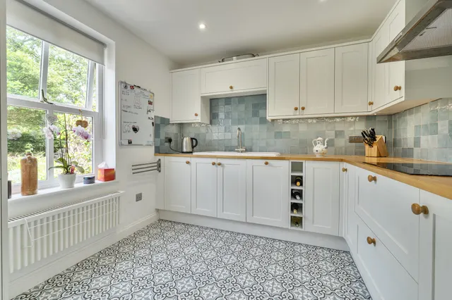 Photo 2 — Seymour Place, Odiham, Hook, RG29 1AY