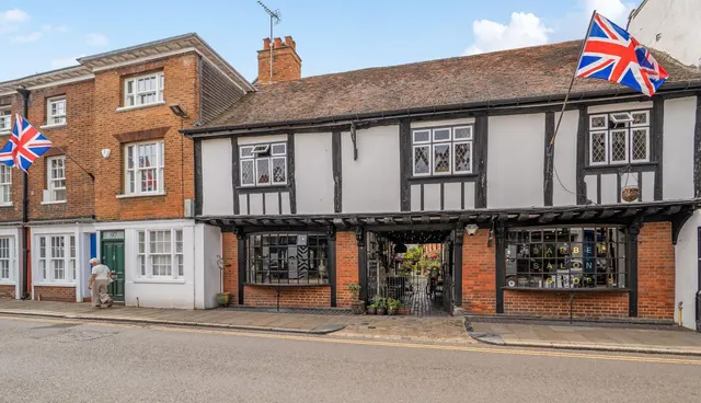 Turks Head Court, Eton, photo 1
