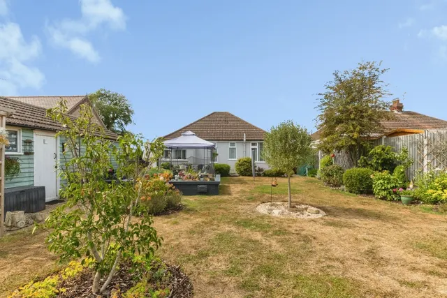 Photo 2 — Thorpe Road, CLACTON-ON-SEA, Essex, CO15