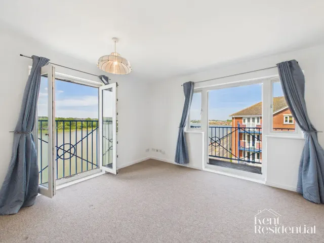 Applecross Close, Rochester, ME1, photo 2