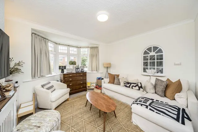 Tilehurst Road, SW18, photo 2