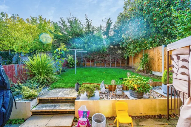 Lambourn Drive, Luton, LU2, photo 2