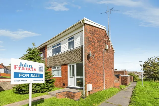 Maestir, Llanelli, SA15, photo 1