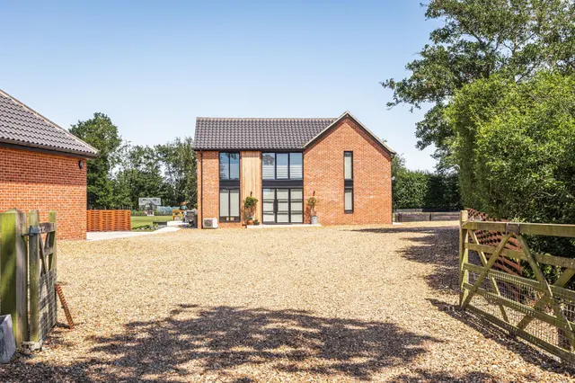 Beautiful Barn Conversion in Stibbard, photo 1