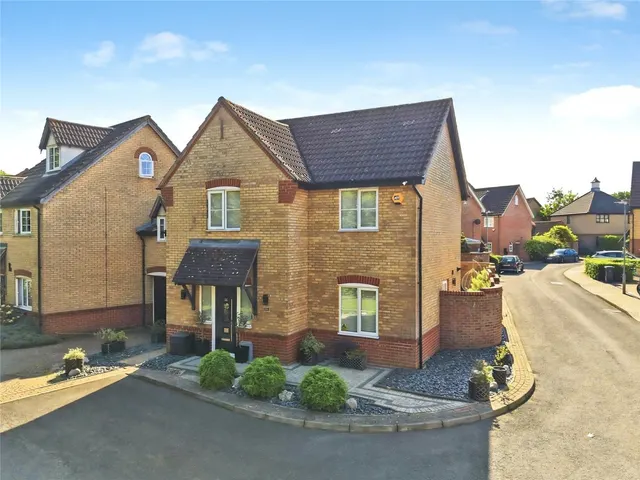 House Under Offer with 3 bedrooms in Church Langley, Harlow, CM17, photo 1