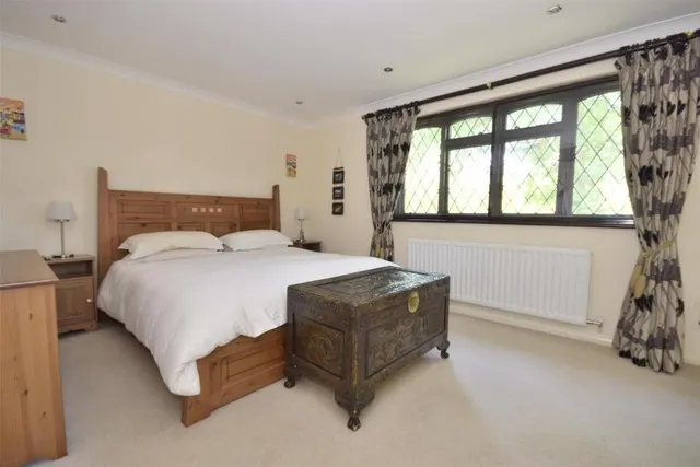 Hedingham Close, Horley, RH6, photo 2