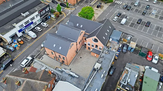 Queensway, Enfield, EN3, photo 1
