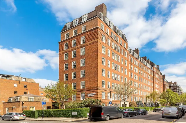 Photo 2 — Whiteheads Grove, London, SW3