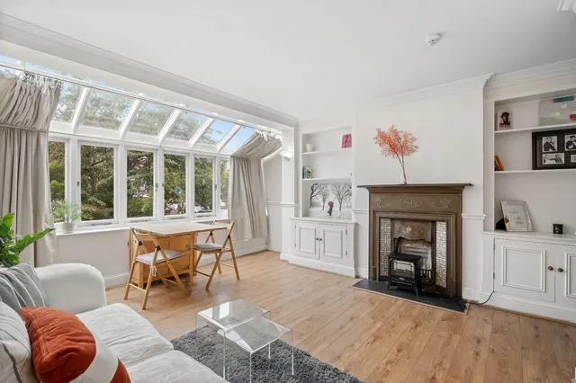 Wandsworth Bridge Road, London, SW6, photo 1