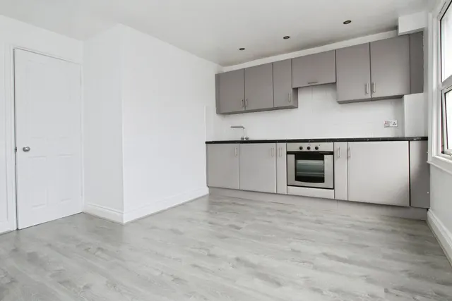 George Street, Reading, RG1, photo 3