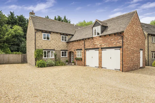 Willow Court, Wendlebury, photo 1