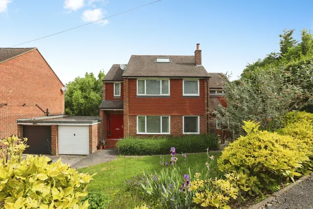 Park Crescent, Forest Row, RH18, photo 1