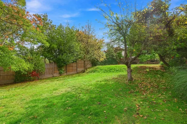 Blackacre Road, Theydon Bois, CM16, photo 2