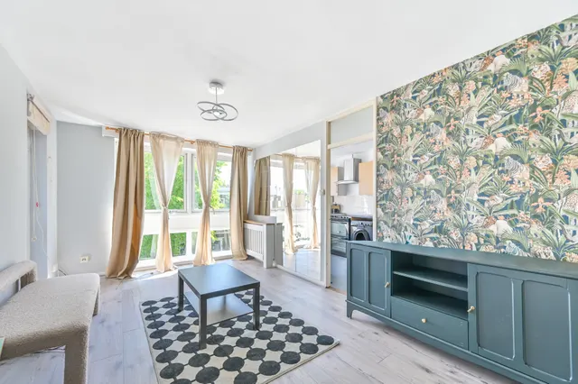21 Swanscombe House, St Anns Road, London, photo 1