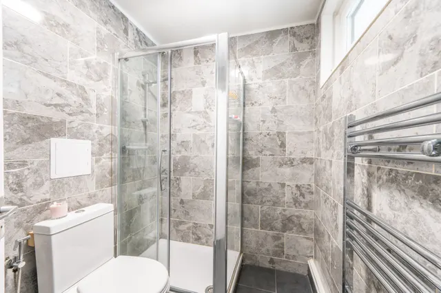 Photo 3 — 21 Swanscombe House, St Anns Road, London