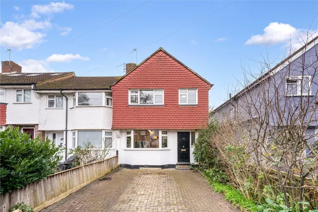 Lisbon Avenue, Twickenham, TW2 5HL, photo 1