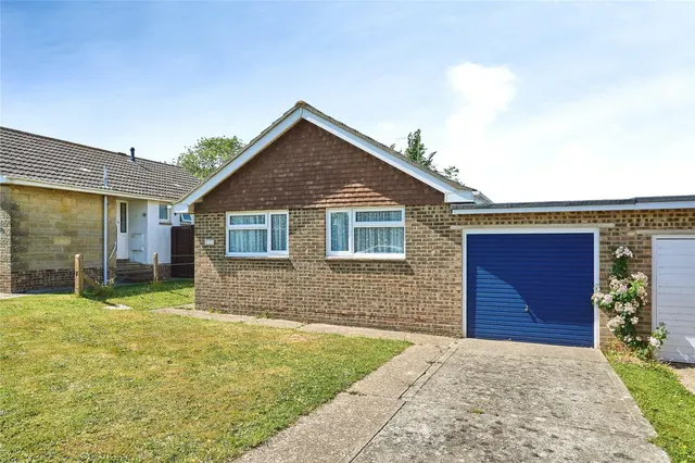 Perowne Way, Sandown, PO36, photo 1
