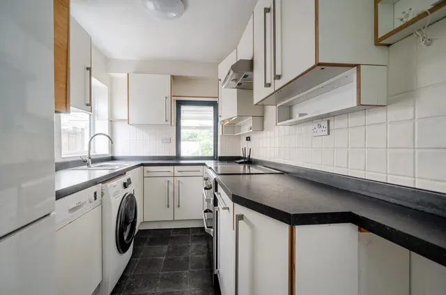 Chesswood Road, Worthing, BN11, photo 2