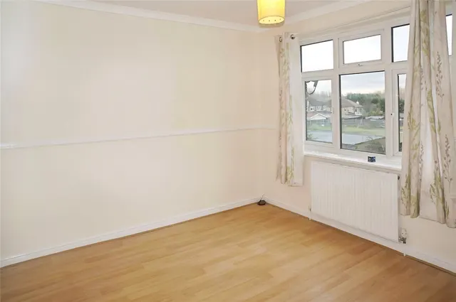 Photo 3 — Auriel Avenue, Dagenham, RM10