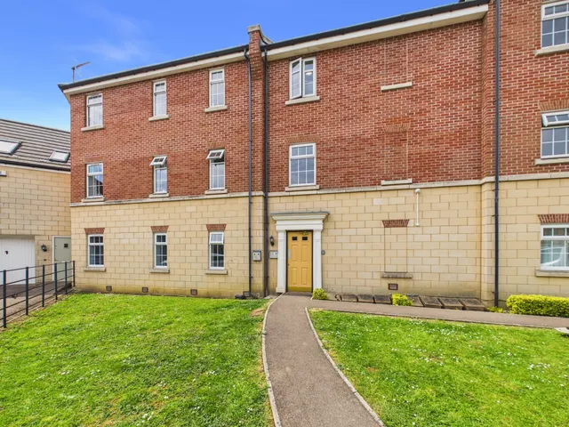 Shawbury Avenue Kingsway, Quedgeley, Gloucester, GL2 2BD, photo 1